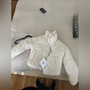Alo yoga jacket! Cropped xs white. Never worn